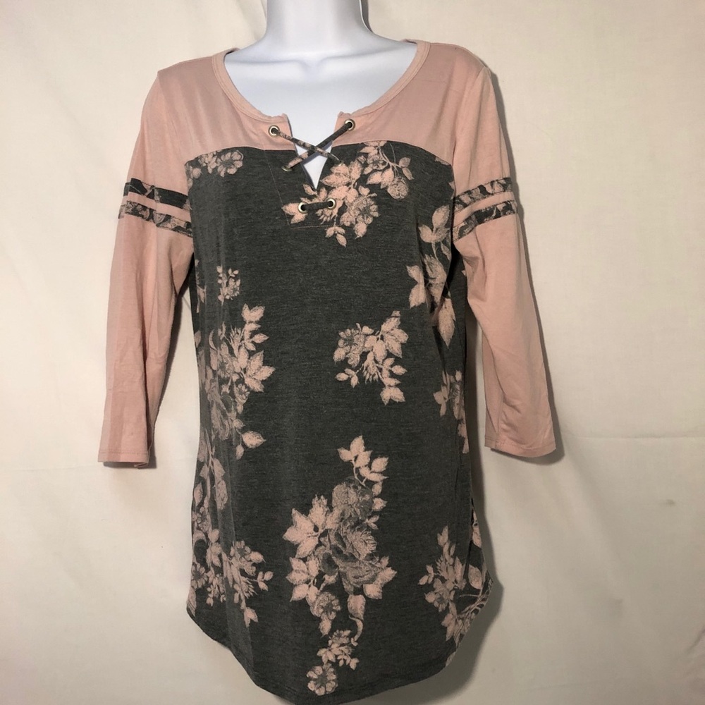 24/7 GRAY/PINK FLORAL 3/4 Sleeved Top